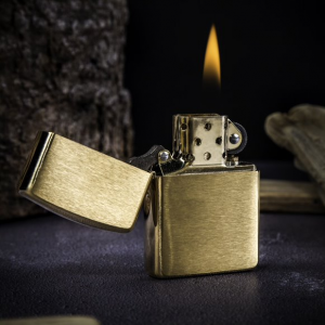 Zippo đồng nguyên khối